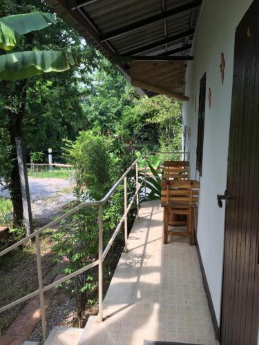 Lotus Place Sukhothaiにあるバルコニーまたはテラス