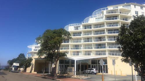 Gallery image of BASE Holidays - Ettalong Beach Premium Apartments in Ettalong Beach