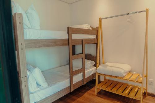 Двох'ярусне ліжко або двоярусні ліжка в номері Villa Container Lodge