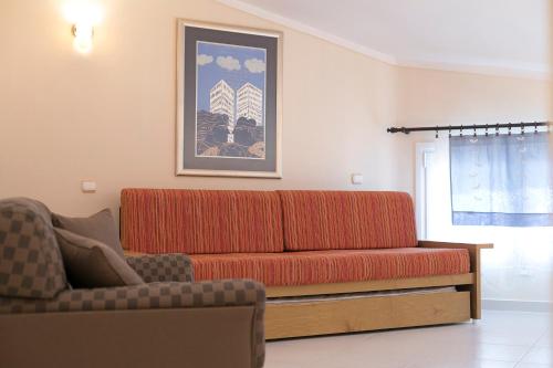 Posezení v ubytování Sani Beach Gallery Villa, your next family vacation!
