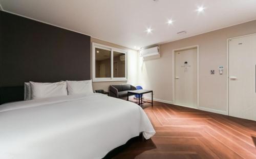 Hotel French Codeにあるベッド