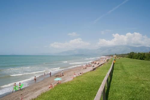 Gallery image of Happy Camp mobile homes in Villaggio Camping Baia Domizia in Baia Domizia