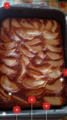 Makanan di atau berdekatan rumah tamu ini