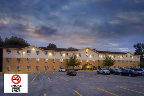 Super 8 by Wyndham Cromwell/Middletown in Hartford