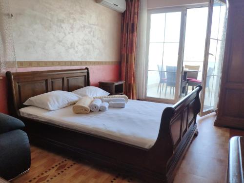 Ένα ή περισσότερα κρεβάτια σε δωμάτιο στο Apartments Stević - Monaco