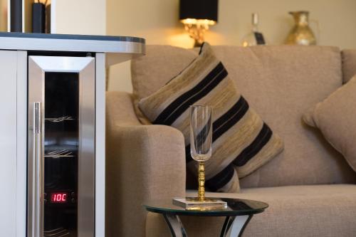 Χώρος καθιστικού στο Marks At The Manor Luxury Riverside Apartments - Sleeps up to 4, with Parking and Sky TV
