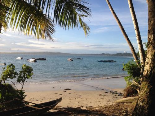 Pantai di atau dekat dengan hotel