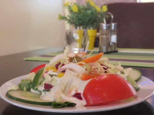 Makanan di atau berdekatan hotel