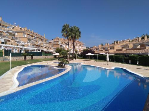 Bright spacious 2 BDR Apt, near Arenal beach Javea , + FREE parking