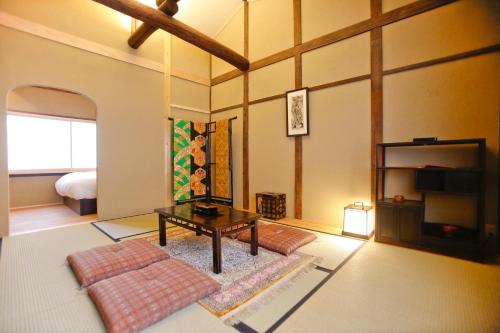 Machiya Kikutsuru Toji