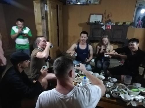 Tetamu yang menginap di Dồn Dao Homestay