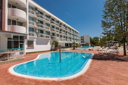 Gallery image of Zefir Hotel in Sunny Beach