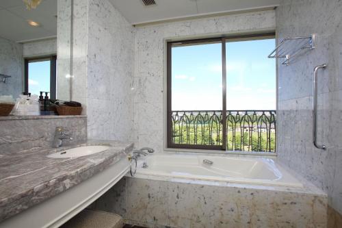 Gallery image of The Celecton Premier Kobe Sanda Hotel in Sanda