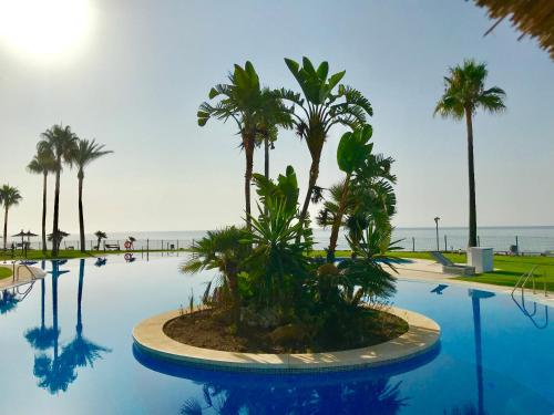 MI CAPRICHO, Beachfront, Grownfloor, Private Garden & Terrace ...