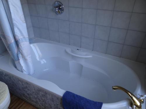Ένα μπάνιο στο Chamcook Forest Lodge Bed & Breakfast