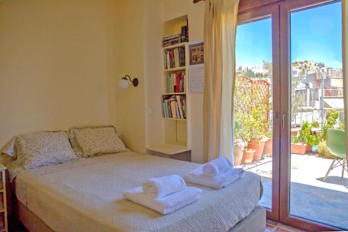 Sunny Top Floor Studio - Excellent Athens view