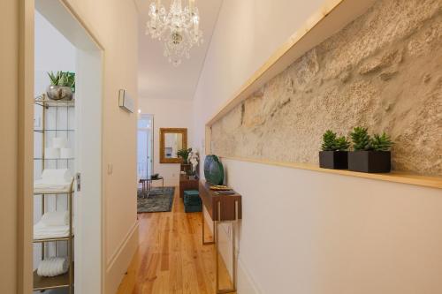 Esmeralda Apartment by Cozy Stay