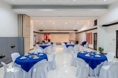 ドゥマゲテにあるCheck Inn Hotel Dumaguete City by RedDoorzのギャラリーの写真