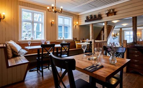 Posezení v ubytování Englendingavík Homestay