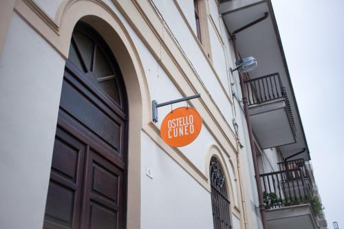 Certifikát, hodnocení, plakát nebo jiný dokument vystavený v ubytování Ostello Cuneo
