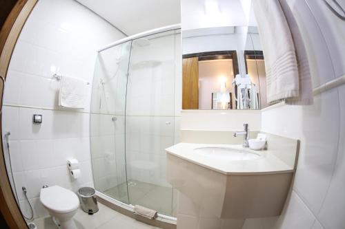 Kylpyhuone majoituspaikassa Tri Hotel Smart Criciuma