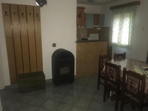 Η κουζίνα ή μικρή κουζίνα στο Pataki Kulcsosház
