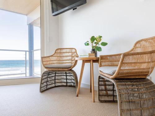 Posezení v ubytování Bayview Beachfront Apartment