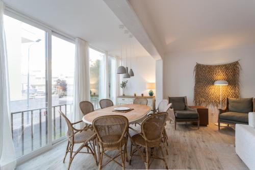 FLH Cascais Spacious Apartment with Balcony