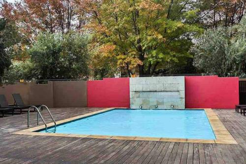Swimming pool sa o malapit sa The Nicol Hotel Bedfordview