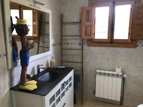 Η κουζίνα ή μικρή κουζίνα στο Ca L'Esquelleta casa rural by El Secret de la Conca