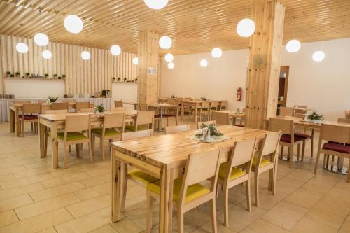 Restaurace v ubytování Hotel Relax Vrchbela