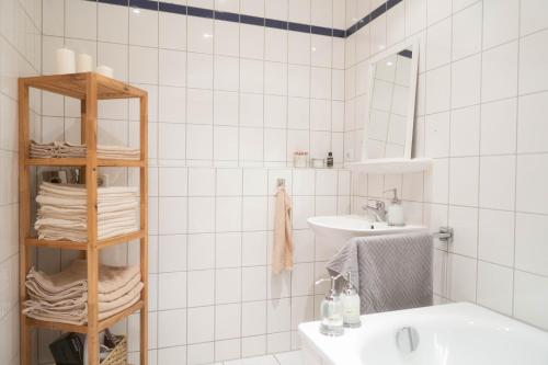 Et badeværelse på Große 3 Zimmer Wohnung mit Netflix in zentraler Lage
