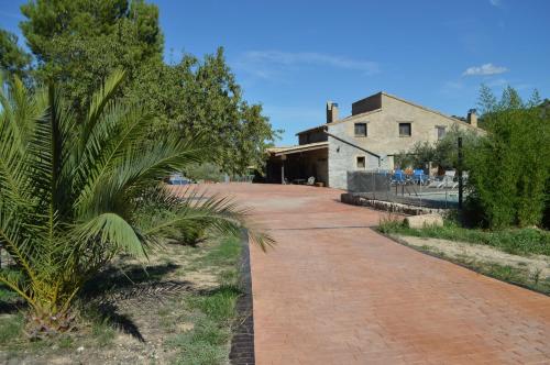 Το κτήριο όπου στεγάζεται  the country house