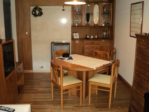 Kuchyň nebo kuchyňský kout v ubytování departamento muy calido en necochea con cochera