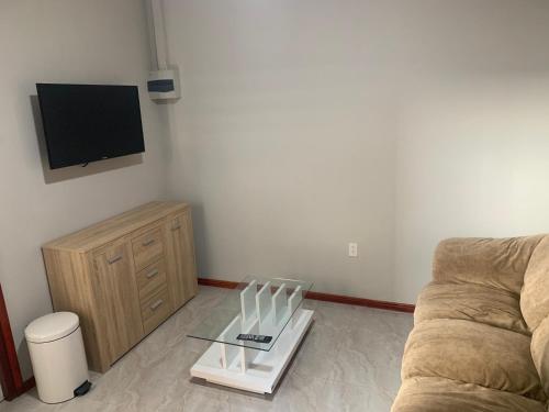 Μια τηλεόραση ή/και κέντρο ψυχαγωγίας στο Pavema Apartments