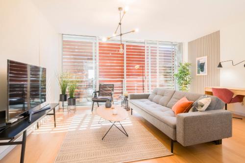 HomeForGuest Design Attic Apartment FREE Parking