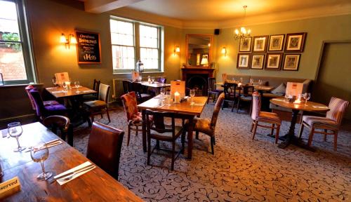 Imagem da galeria de King's Head Hotel By Greene King Inns em Wimborne Minster