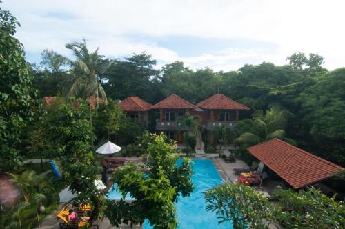 A view of the pool at Melasti Kuta Bungalows & Spa or nearby