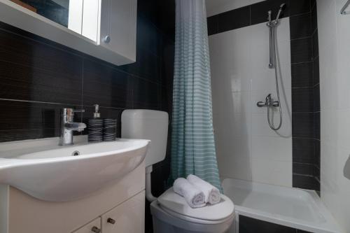 Kupaonica u objektu Apartments Darden