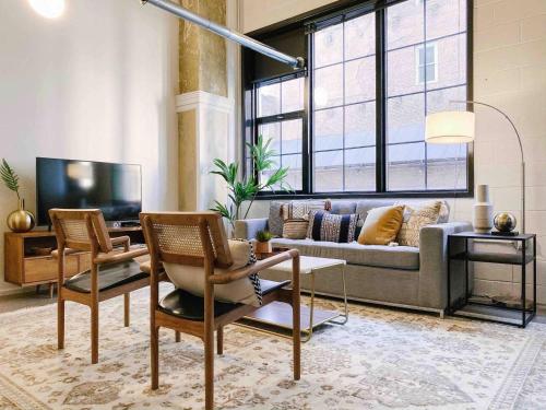 Modern Downtown Loft on Gay St