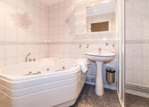 Vannituba majutusasutuses Hotell Stadsparken
