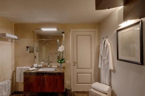 Donati Luxury Tower Suites photo 41