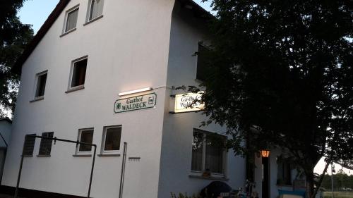 Το κτήριο όπου στεγάζεται  το πανδοχείο