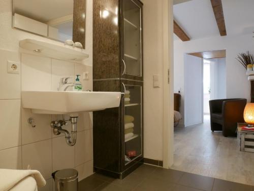 A bathroom at Ferienhaus Knodel