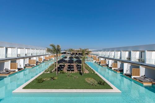 Bazén v ubytování D' Andrea Lagoon All Suites - Adults Only nebo v jeho okolí