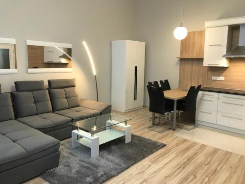Bervia Apartman 9700 Szombathely, Mártírok tere 2. 2. kép - 3