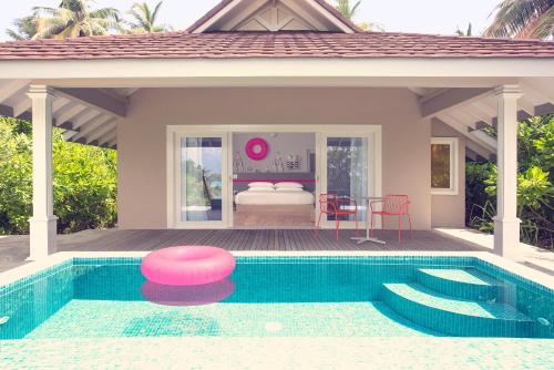 The Standard, Maldives, by Hyatt — Swimming pool