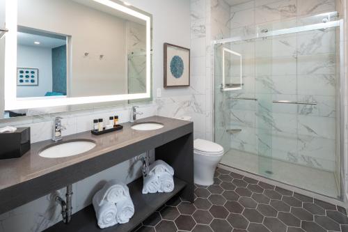 Ein Badezimmer in der Unterkunft Hotel On Phillips
