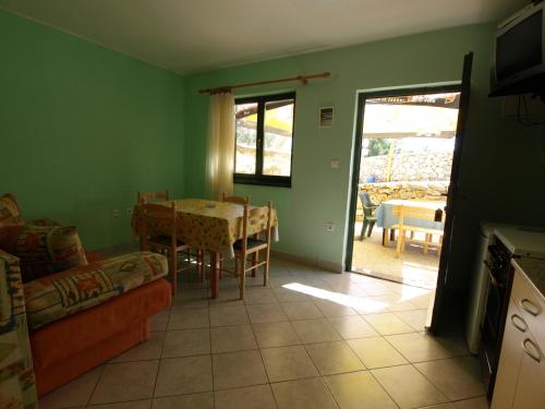 Gallery image of Aparthotel Vila Danica in Dobropoljana