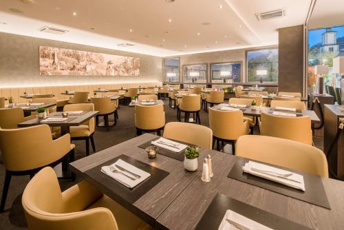Best Western Premier Central Hotel Leonhardにあるレストランまたは飲食店